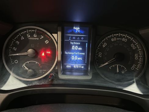 Used 2021 Toyota Tacoma TRD Off-Road w/ Technology Package image 23