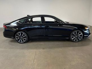 Used 2023 Honda Accord Touring video 2