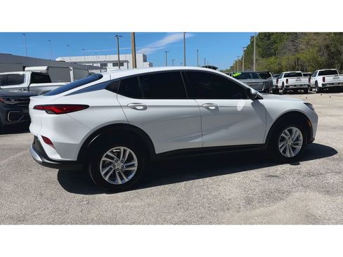 Certified 2024 Buick Envista Preferred w/ Convenience II Package image 9