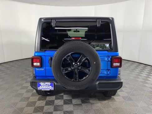 Used 2022 Jeep Wrangler Unlimited Sport AWD/4WD image 8