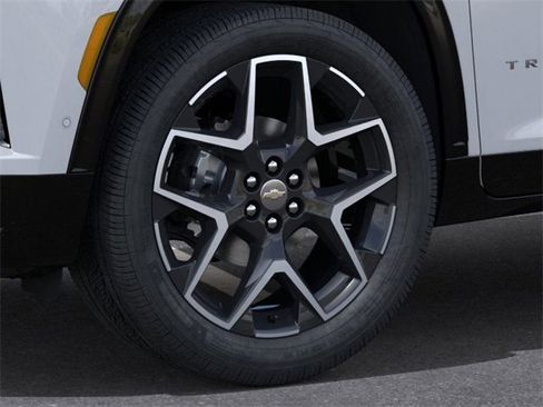 New 2026 Chevrolet Traverse High Country w/ LPO, Floor Liner Package image 10