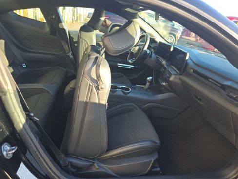 Used 2024 Ford Mustang Coupe image 9