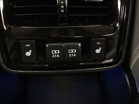 Used 2019 Toyota Avalon Limited image 31