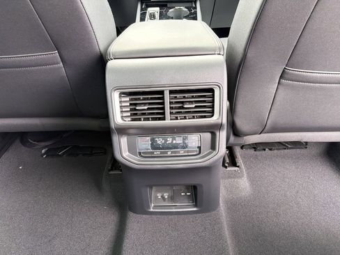 New 2026 Volkswagen Atlas SE FWD image 25