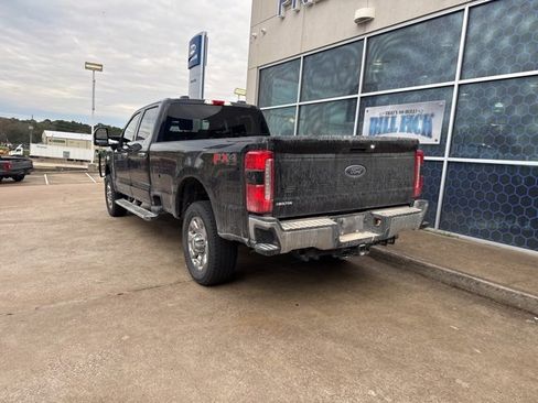Used 2025 Ford F350 Lariat w/ Chrome Package image 5