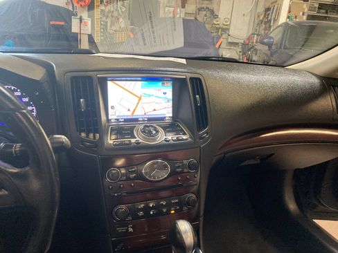 Used 2013 INFINITI G37 Convertible w/ Premium Pkg RWD image 32