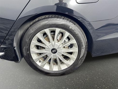 Used 2015 Hyundai Sonata Limited w/ Option Group 06 FWD image 33