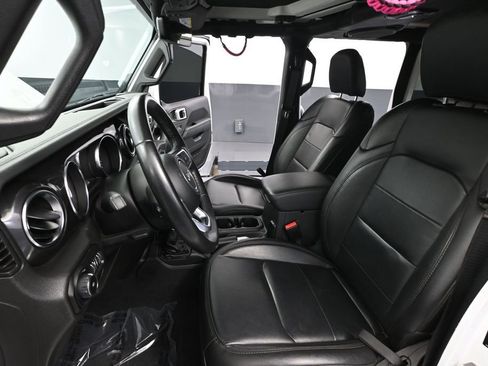 Used 2021 Jeep Wrangler Unlimited Sahara AWD/4WD image 25