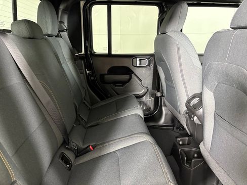New 2026 Jeep Gladiator Sport AWD/4WD image 17