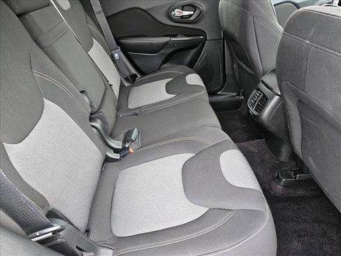 Used 2017 Jeep Cherokee Altitude image 17