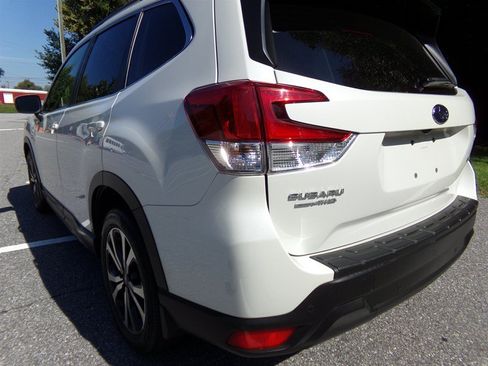 Used 2023 Subaru Forester Limited AWD/4WD image 8