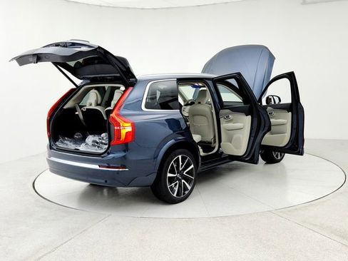 New 2025 Volvo XC90 B6 Plus w/ Protection Package Premier image 11