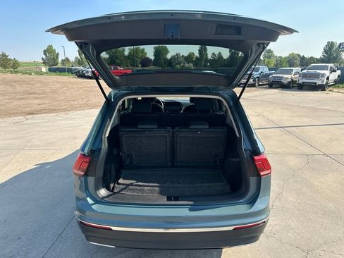 Used 2020 Volkswagen Tiguan SE w/ Panoramic Sunroof Package AWD/4WD image 24