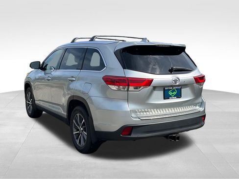 Used 2019 Toyota Highlander XLE image 5