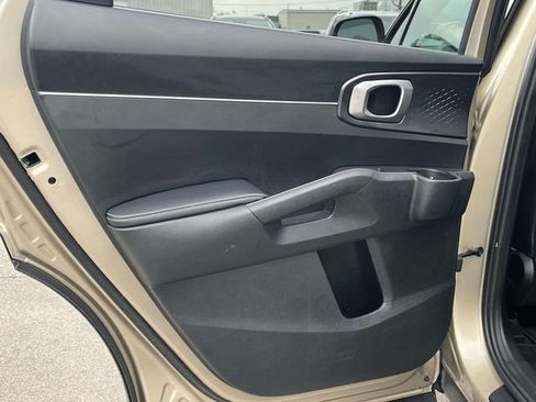 Used 2021 Kia Sorento S w/ Panoramic Sunroof Package image 18