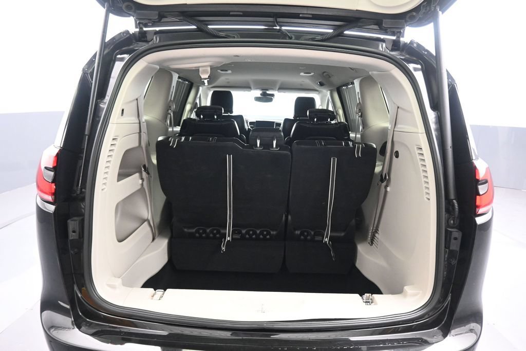 Used 2024 Chrysler Pacifica Touring-L FWD image 59