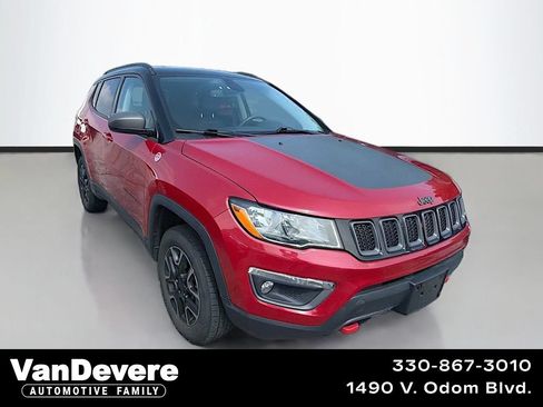 Used 2018 Jeep Compass Trailhawk w/ Cold Weather Group AWD/4WD image 1