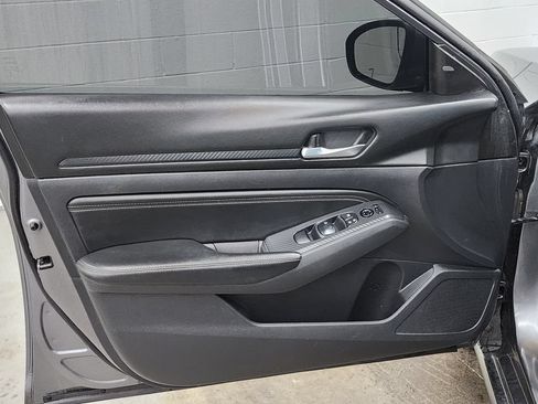 Used 2020 Nissan Altima 2.5 S FWD image 9
