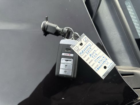 Used 2017 Acura TLX V6 image 38