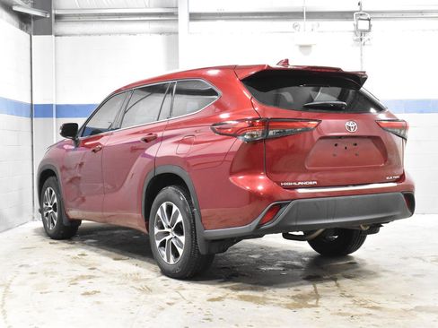 Used 2022 Toyota Highlander XLE image 26