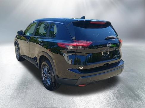 Used 2024 Nissan Rogue S AWD/4WD image 3