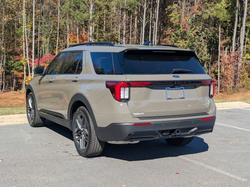 New 2026 Ford Explorer ST-Line w/ ST-Line Street Pack image 5