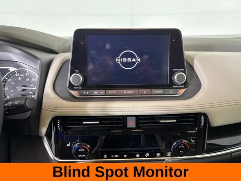 Used 2023 Nissan Rogue SL AWD/4WD image 19