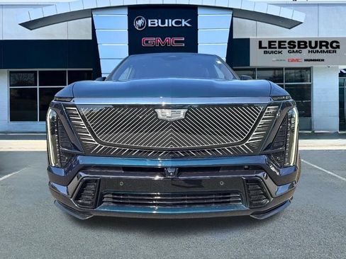 Used 2026 Cadillac Vistiq Platinum AWD/4WD image 2