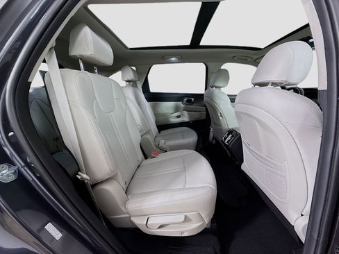 Used 2022 Kia Sorento SX Prestige w/ Panoramic Sunroof Package image 30