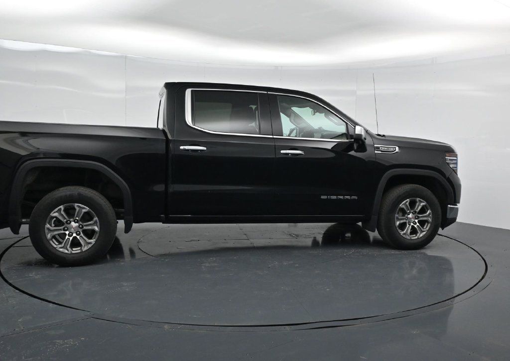 Used 2025 GMC Sierra 1500 SLT RWD image 8