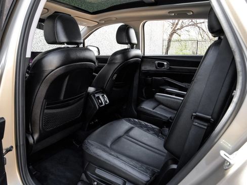 Used 2021 Kia Sorento SX Prestige image 38