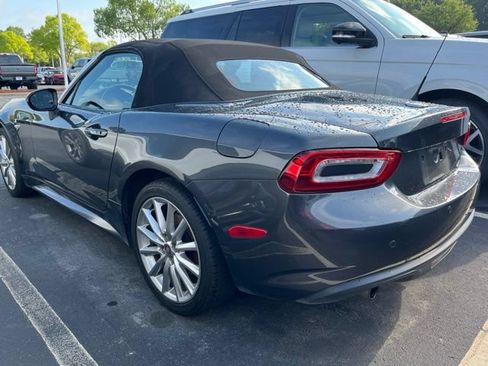 Used 2017 FIAT 124 Spider Lusso RWD image 4