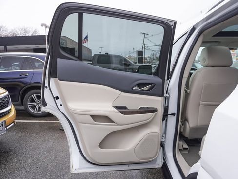 Used 2020 GMC Acadia Denali w/ Denali Ultimate Package image 32