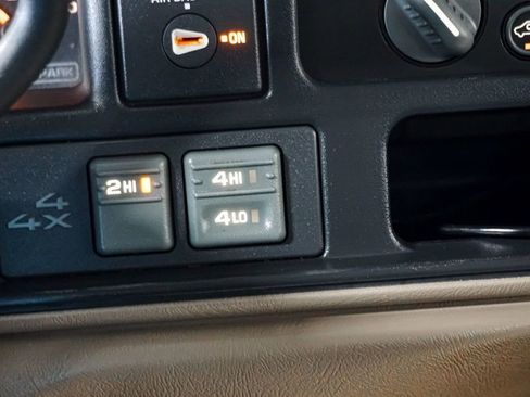 Used 1998 Chevrolet Silverado 1500 4x4 Regular Cab w/ Preferred Equipment Group 2 image 46