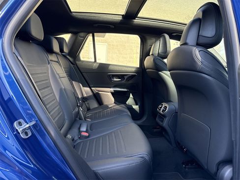 New 2025 Mercedes-Benz GLC 350e 4MATIC image 17