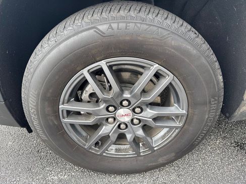 Used 2025 GMC Acadia Elevation image 12