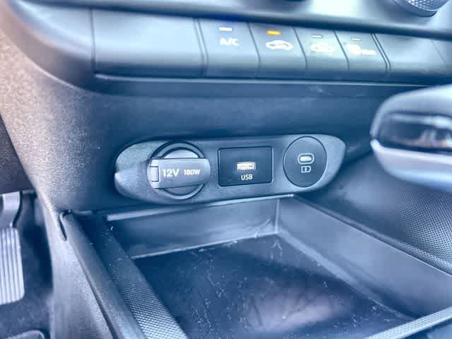 Used 2026 Hyundai Elantra SE FWD image 28
