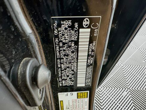 Used 2017 Toyota Prius Four image 12