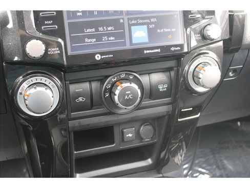 Used 2022 Toyota 4Runner TRD Off-Road Premium w/ Moonroof Package AWD/4WD image 21