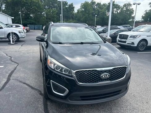 Used 2018 Kia Sorento AWD image 3