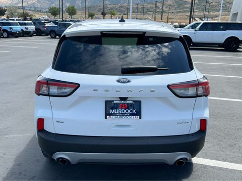 Certified 2022 Ford Escape SE AWD/4WD image 9