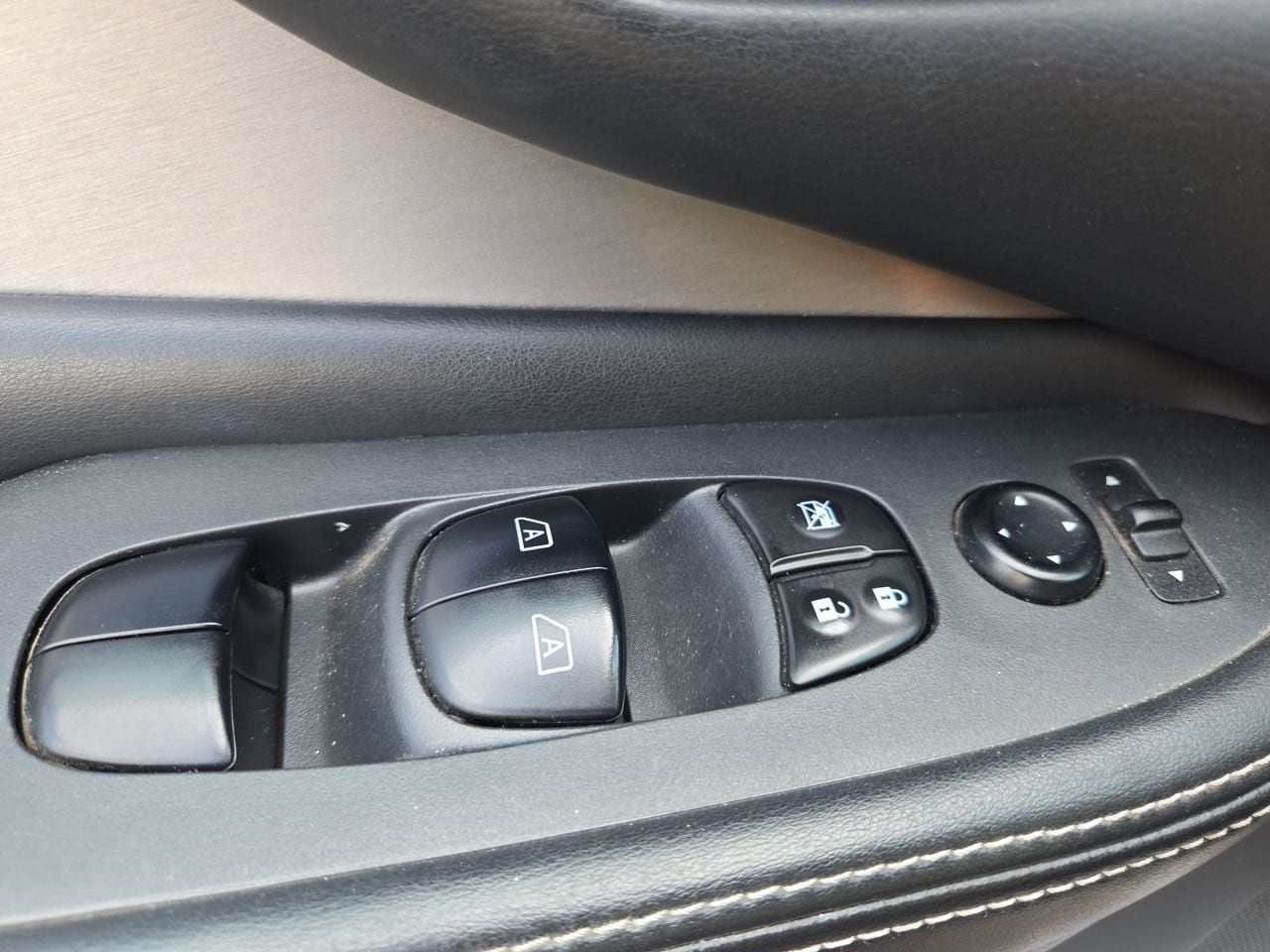 Used 2020 Nissan Murano SV FWD image 18