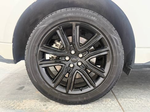 Used 2022 Ford Edge ST-Line w/ Class II Trailer Tow Package image 10