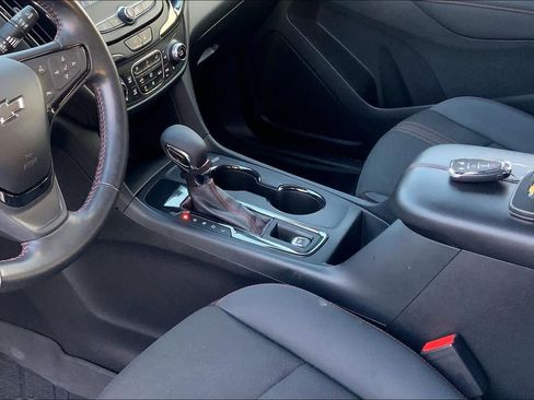 Used 2022 Chevrolet Equinox RS w/ LPO, Floor Liner Package FWD image 15