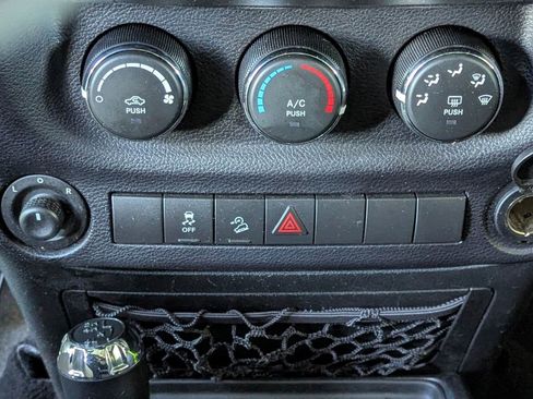 Used 2016 Jeep Wrangler Unlimited Sport w/ Quick Order Package 24S image 26