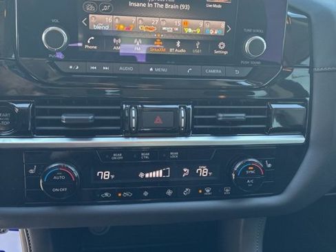 Used 2025 Nissan Pathfinder SV w/ Black Appearance Package image 20