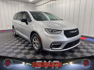 Used 2024 Chrysler Pacifica Limited FWD video 1