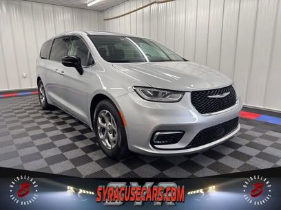 Used 2024 Chrysler Pacifica Limited