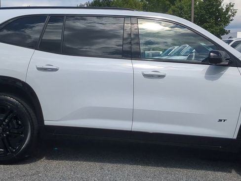 Used 2026 Buick Enclave Sport Touring w/ Power Package image 9