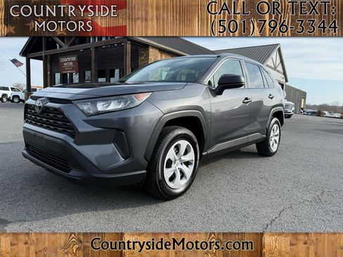 Used 2020 Toyota RAV4 LE image 1